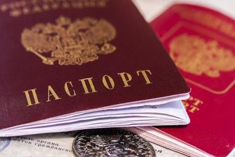 Украина рассматривает санкции за раздачу паспортов на Донбассе, – Данилюк