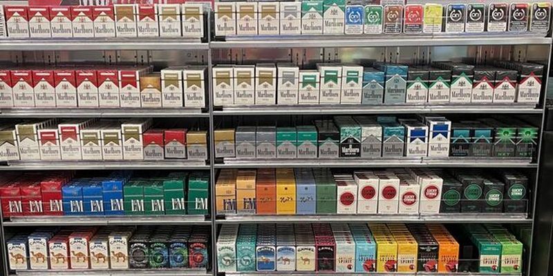 В Украине обновят штрафы за торговлю сигаретами и спиртным без разрешений: нардепы приняли законопроект