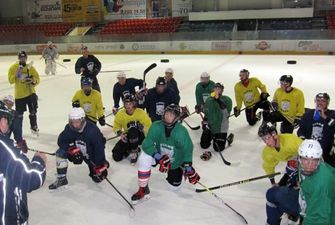Хоккеисты “Белого Барса” провели первую в сезоне тренировку на льду