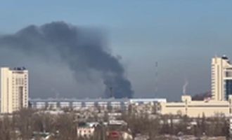 В Донецке горит металлопрокатный завод - соцсети