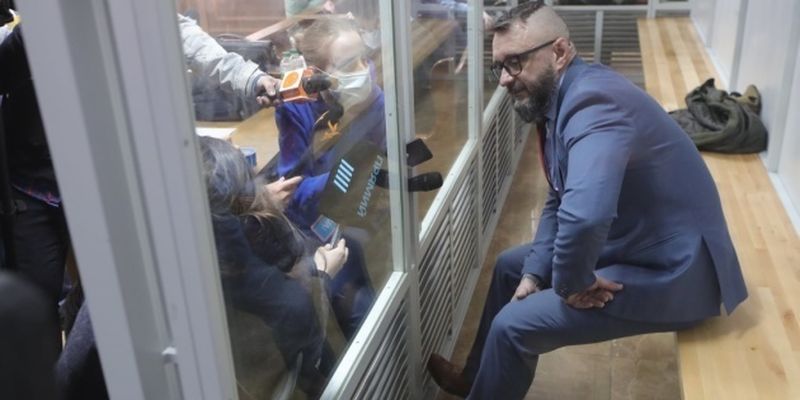 Дело Шеремета: суд не позволил Антоненко сидеть рядом с адвокатами