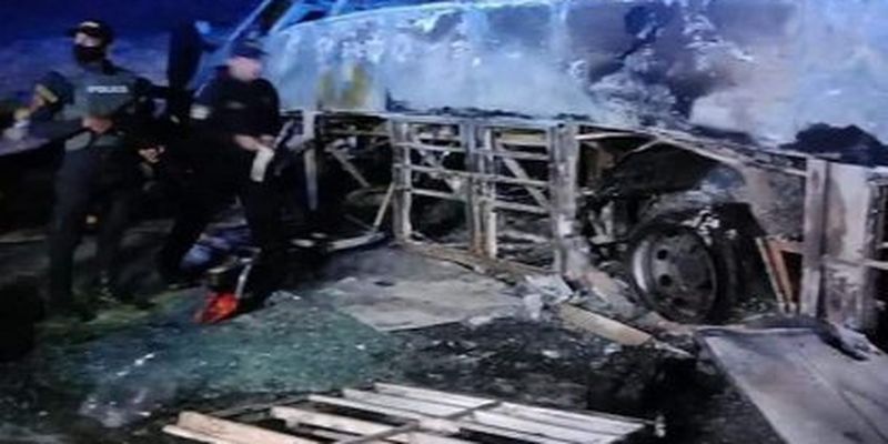 Щонайменше 20 загиблих: у Єгипті перевернувся і загорівся автобус з пасажирами