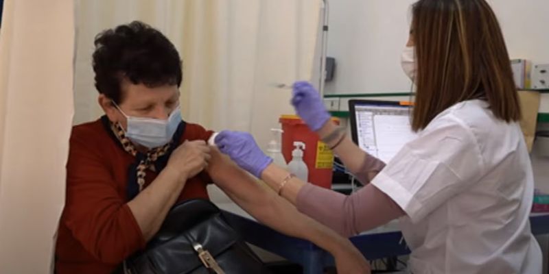 Украина закупит вакцину в индийской компании Serum Institute: изменили шило на мыло