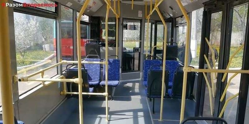 Днями у Чернівцях на маршрут вийшов тролейбус, який капітально відремонтували