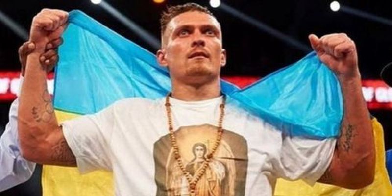 Александр Усик признался, с кем разговаривает на украинском