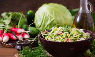 Цены на популярный салатный овощ радуют украинцев: чем объясняется такой рекорд