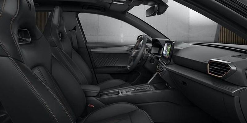 SEAT презентовал новый Cupra Leon: 300 сил и 60 км на электротяге