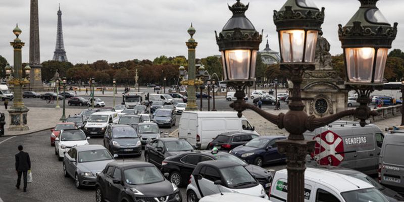 Третий день протестов в Париже: город парализовали пробки