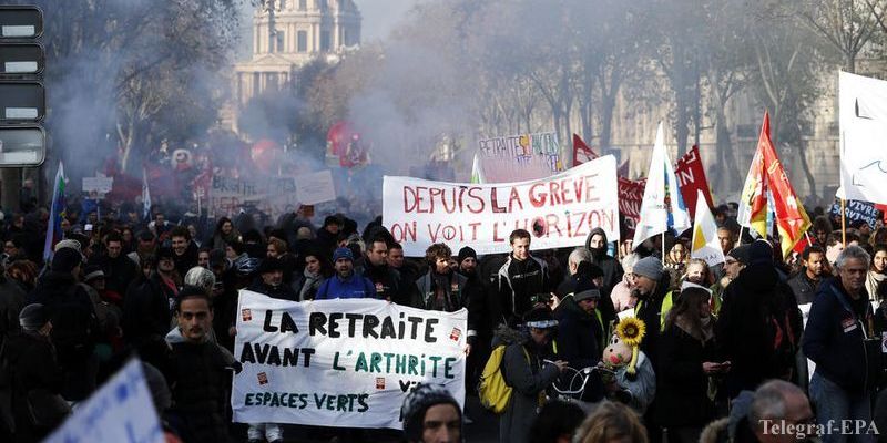 Більше половини французів підтримують страйки, що тривають з 5 грудня