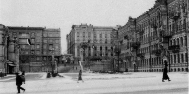 Как выглядела Театральная площадь в Киеве в 1943 году: архивное фото