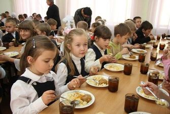 Украинская фирма заработала миллионы на яде для школьников
