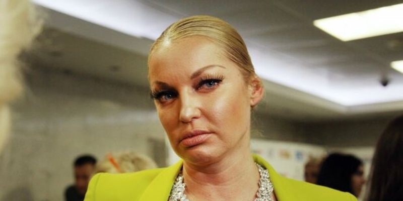 Скандальная Волочкова наплевала на правила и сверкнула своим "добром" в экстра-мини: "Больно смотреть"