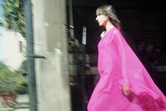"Ожидая, пока закончится пандемия": Кампейн Valentino отражает состояние моды в 2020-м