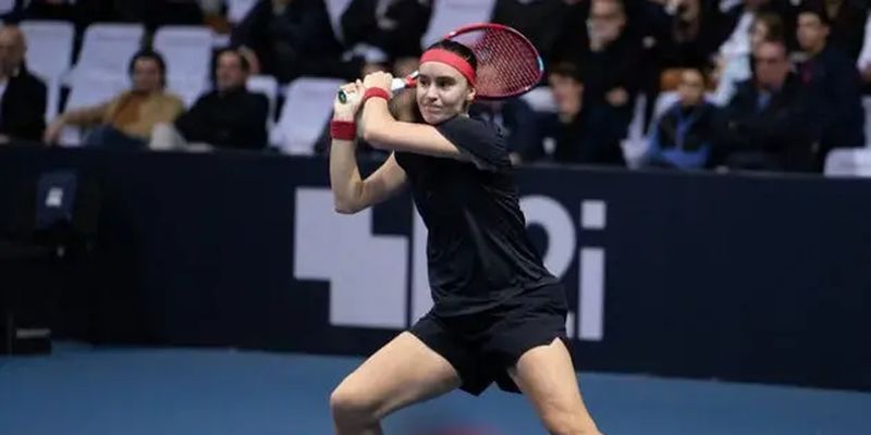 Украинская теннисистка обыграла россиянку в четвертьфинале турнира во Франции