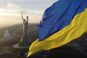 Вперше за роки незалежності побільшало українців, які вважають, що є загальновизнанні норми - опитування
