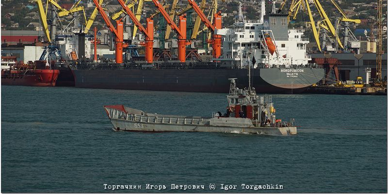 В районе Мариуполя подорвался десантный катер Черноморского флота — Гончаренко