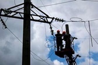 Свыше 665 тысяч потребителей остались без электроэнергии