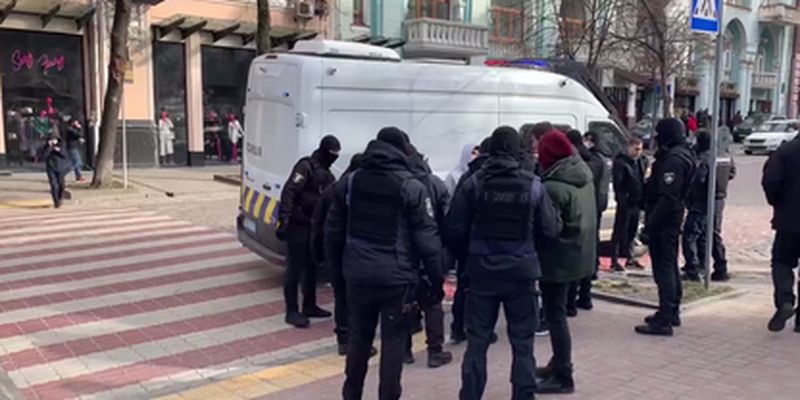 ​Хотели раскачать ситуацию в тюрьмах: в Киеве полиция задержала десятки провокаторов, видео