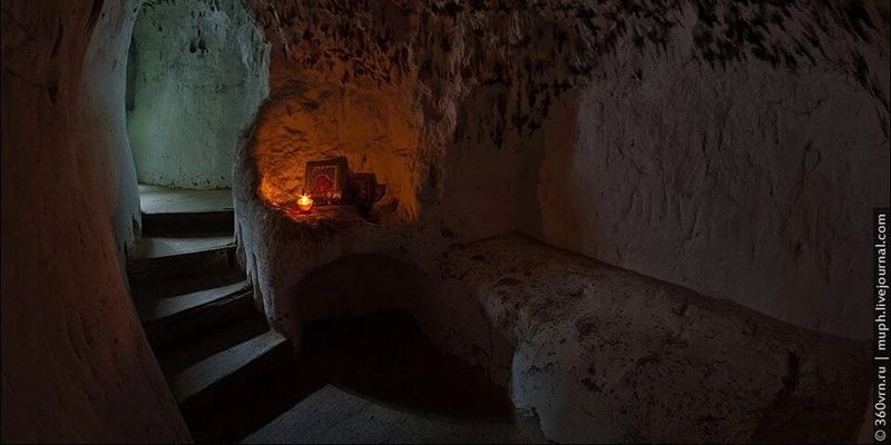 Были убежищем еще в дохристианское время: как выглядят древние Китаевские пещеры в Киеве. Фото