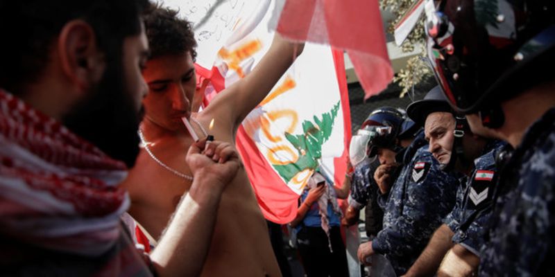Столкновения в Бейруте: пострадало шестеро демонстрантов