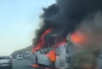 В Киеве на ходу загорелся автобус с людьми: "Вспыхнул как факел"
