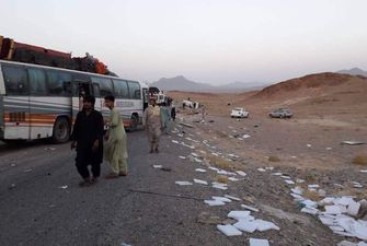 В Афганистане подорвался микроавтобус с гражданскими, есть жертвы