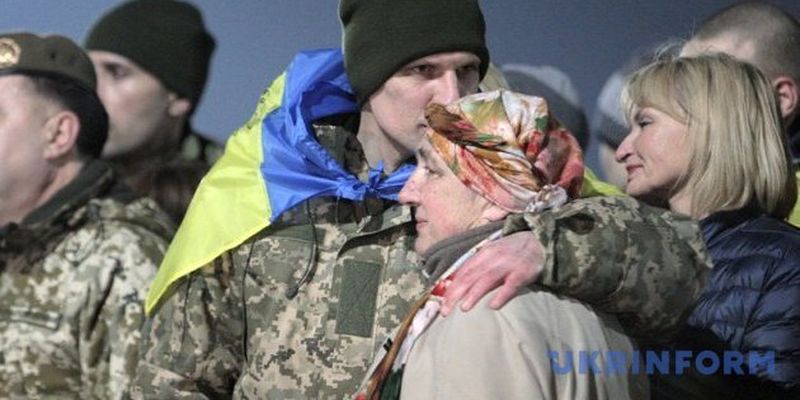 Минреинтеграции выплатило средства 32 освобожденным из плена украинцам