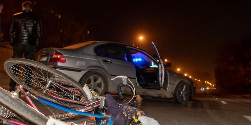 Жуткое ДТП в Днепре: BMW сбил велосипедиста