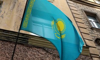 Пора собирать чемоданы: казахстанцев призывают покинуть Харьков и Одессу