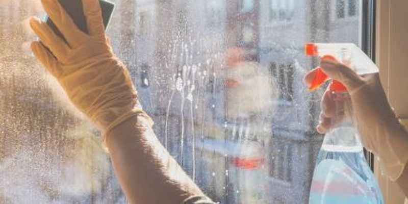 Як зберегти чистоту вікон на довгий час: допоможуть всього два інгредієнти