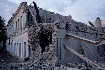Враг выпустил ракету по жилому дому в Днепре, обстрелял Никополь «Градами»
