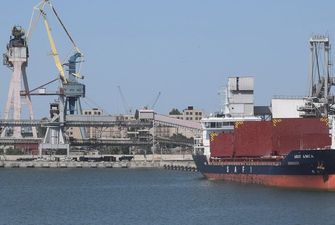 В порту Николаева с большой высоты сорвались рабочие