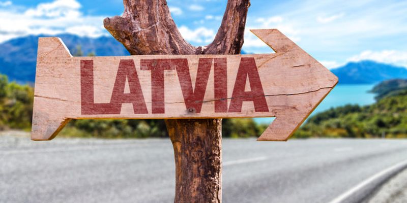 Латвия планирует давать гражданство детям, родившимся в стране