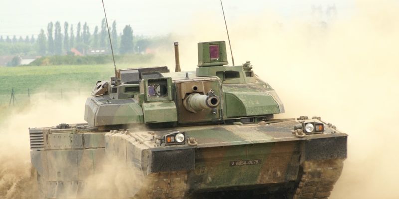 Макрон допустил поставку танков Leclerc в Украину и назвал три условия