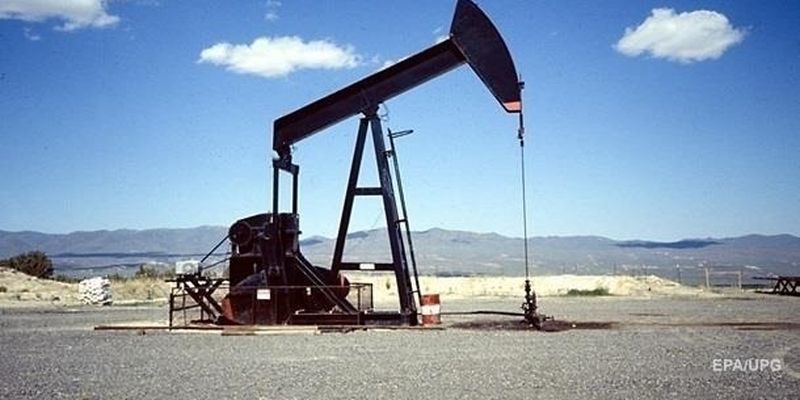 Нефть дорожает четыре месяца подряд