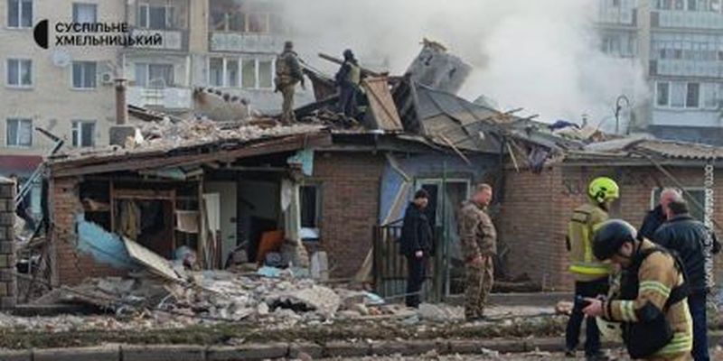 Россияне ударили по жилому массиву в Хмельницком: есть погибшие и пострадавшие