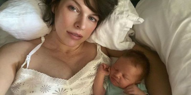 "Перший день без фотоковдри": Мілла Йовович поділилася успіхами в лікуванні новонародженої доньки