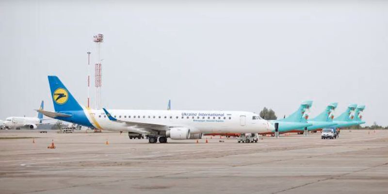 В Борисполе остановили самолет с беглецом: новые подробности по делу ПриватБанка