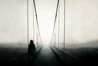 Всем было наплевать: в Запорожье девушка прыгнула с моста в Днепр