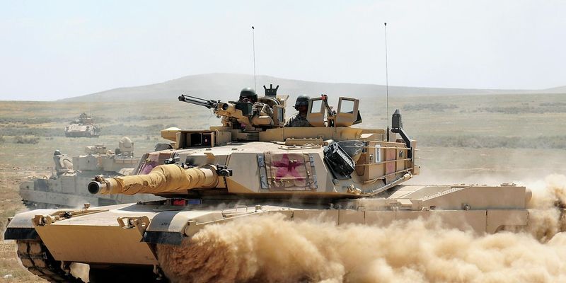 Поставки танков Abrams и Leopard в Украину задерживают из-за проблем с логистикой, – Politico