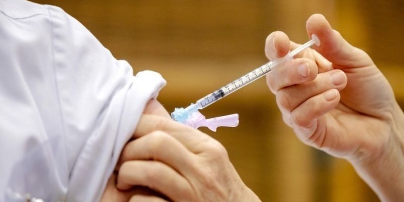 В испанской Галисии хотят ввести тысячные штрафы за отсутствие COVID-прививки