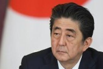 Колишній прем'єр Японії у критичному стані після стрілянини