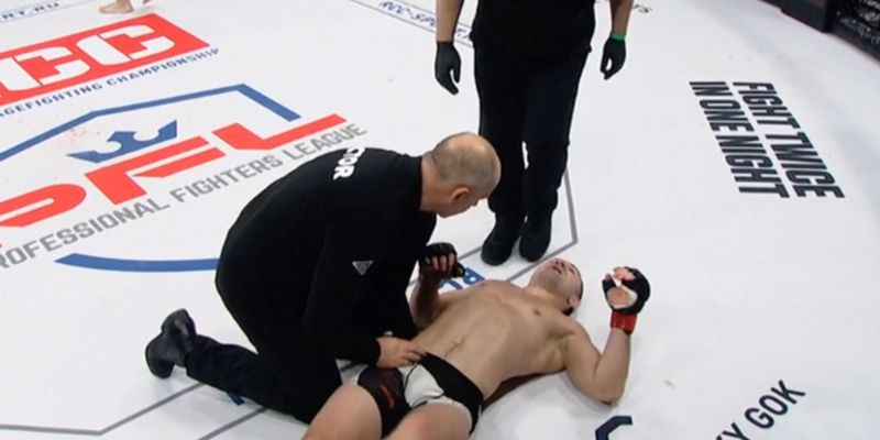 Российский боец MMA ударом сломал сопернику позвоночник