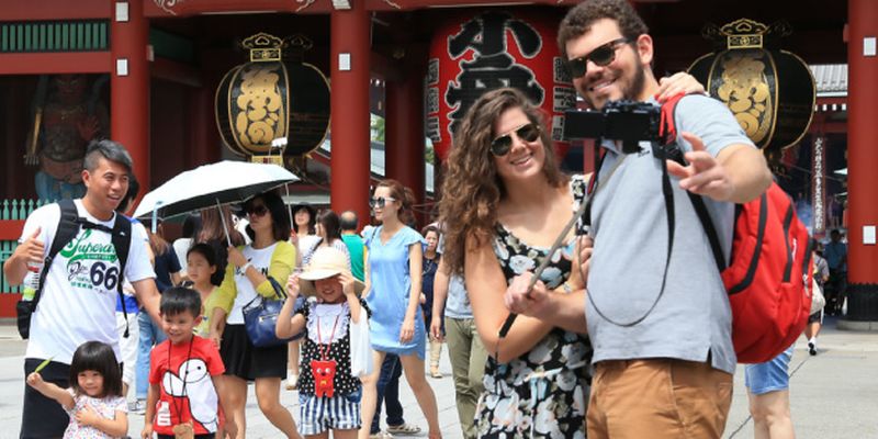 Иностранные туристы в прошлом году оставили в Японии рекордную сумму денег