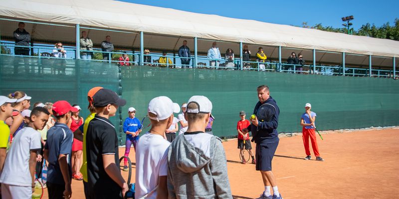 Фонд Свитолиной организовал лагерь для юных теннисистов