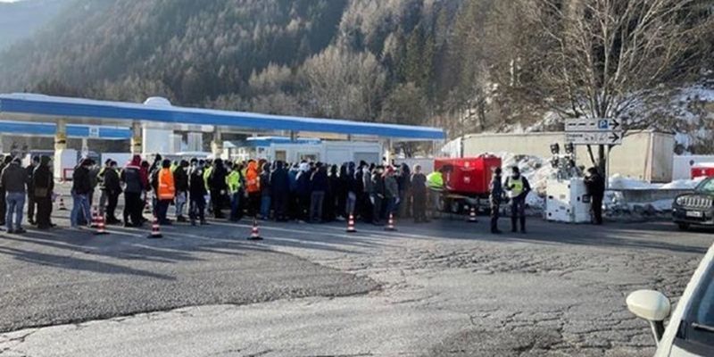 Новые правила въезда: на границе Италии и Австрии 40-километровая очередь