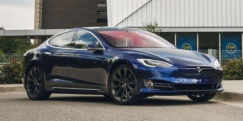 Tesla згортає продажі «бюджетних» версій Model S і Model X