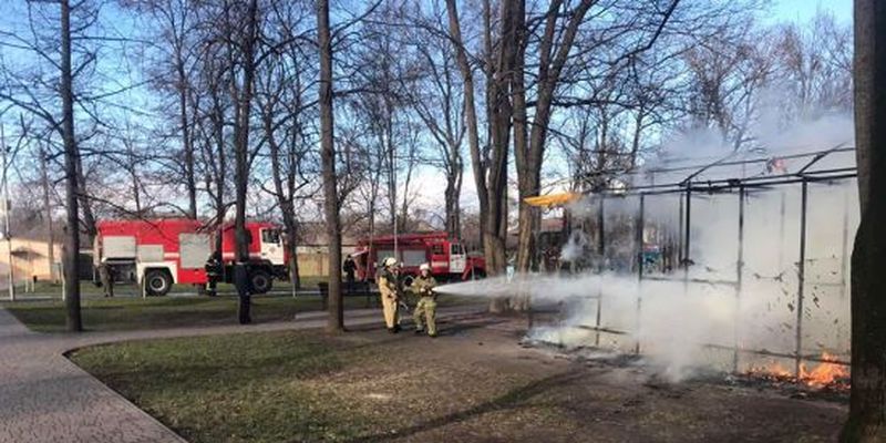 У парку розваг в Дніпропетровській області загорівся дитячий атракціон
