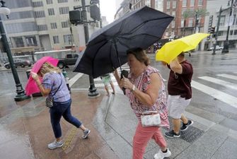 Погода на середу: синоптики обіцяють потужні зливи та грози