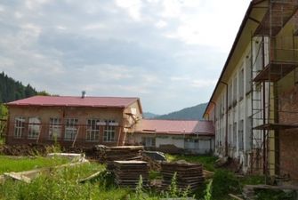 На Прикарпатье реконструируют школу